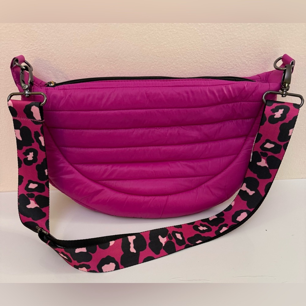 NWT THINK ROYLN Padded Halfmoon Reversible Strap Crossbody‎ Pink